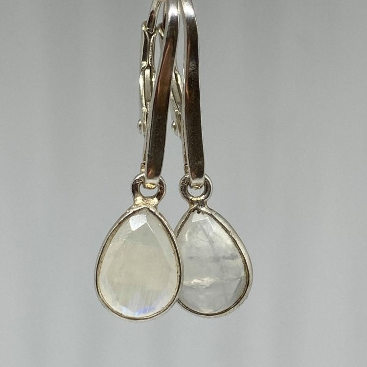 Oorbellen maansteen — zilver